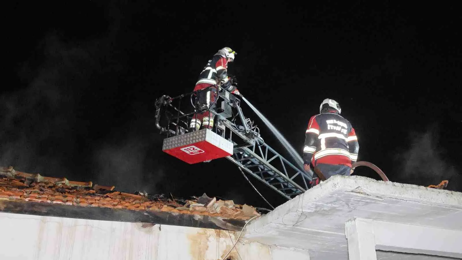 Nazilli'de soba dehşeti: Baba çocuklarını alevlerin arasından son anda kurtardı