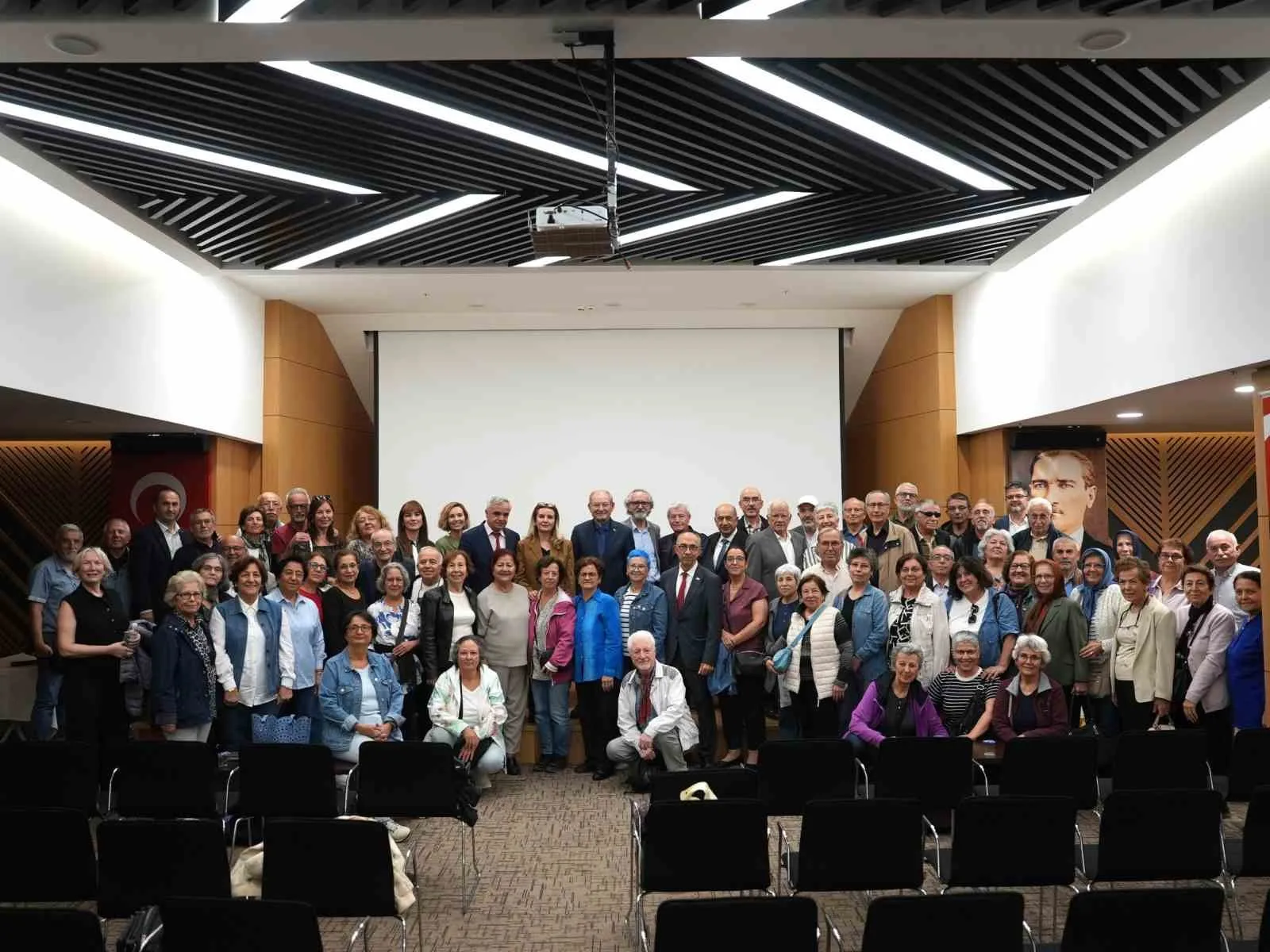 Denizli'de çınarların hakları hukuk masasına yatırıldı