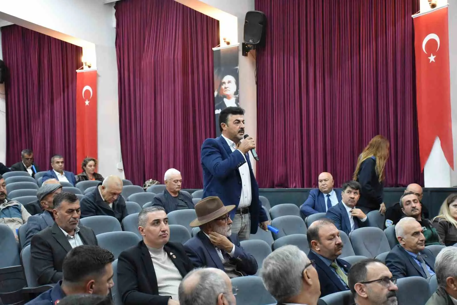 Salihli’de mevsimlik işçiler için seferberlik: Muhtarlar çözüm için bir araya geldi