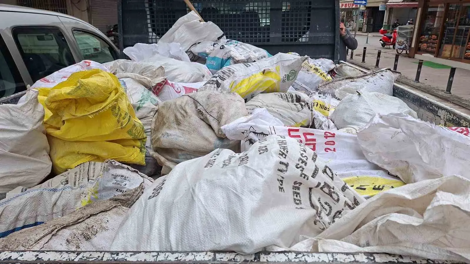 Tadilat sonrası moloz kirliliğine geçit yok: Şehzadeler’den sert uyarı