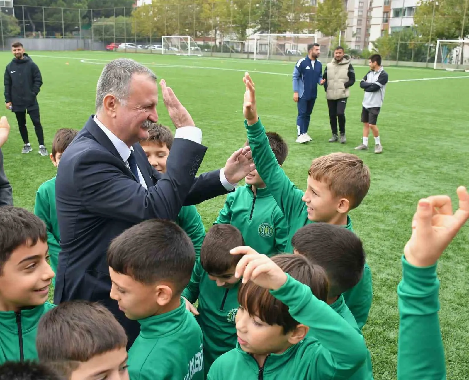 Yeşil sahalarda Cumhuriyet şöleni: Minik yetenekler kupaya uzandı