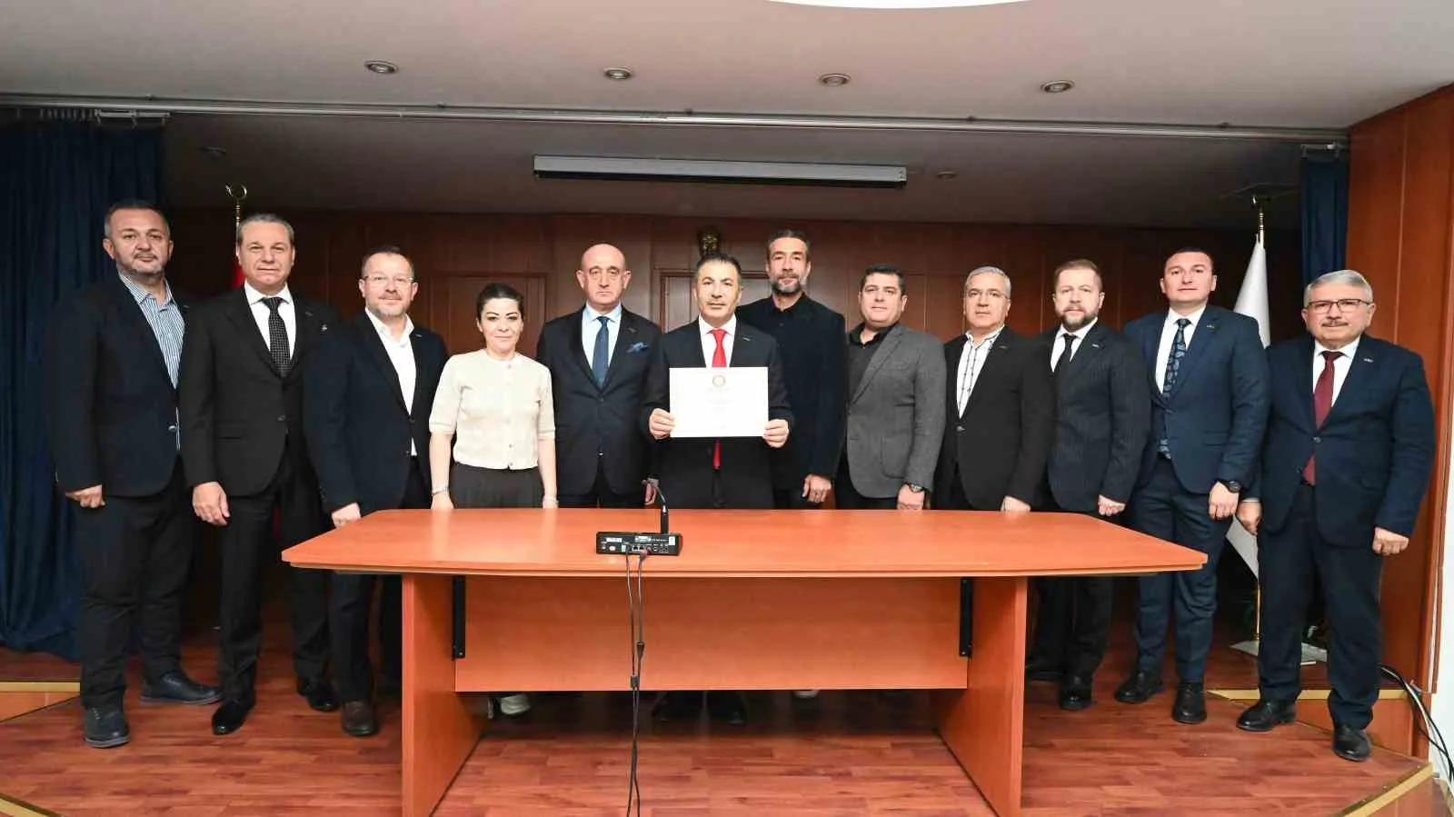 Denizli Ticaret Odası’nda koltuklar sahiplerini buldu: Uğur Erdoğan’dan güven tazeleyen hamle