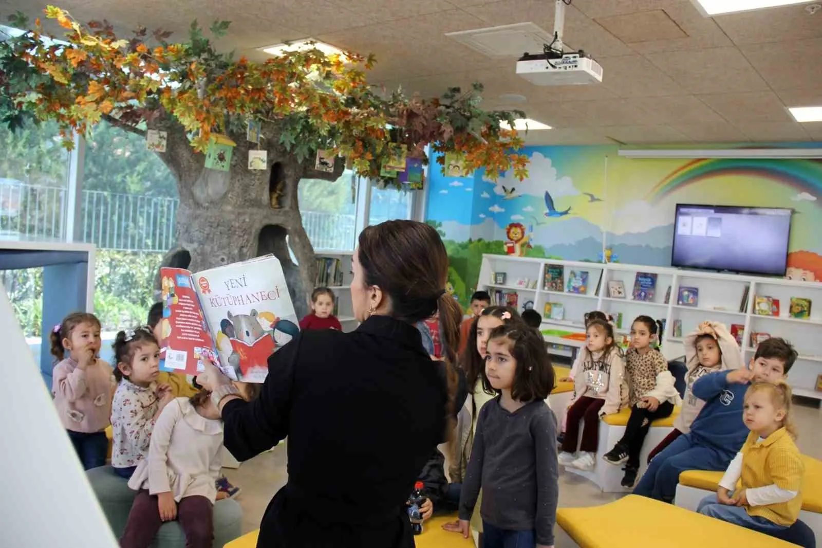 Muğla’nın entelektüel kalbi Türkan Saylan’da atıyor: 40 bin eser okurları bekliyor