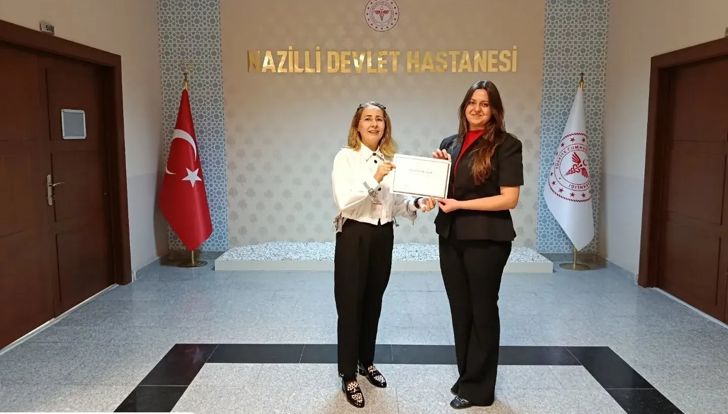 Nazilli’de sağlık ordusuna yeni takviye: Acil servisin uzmanları diplomalarını aldı