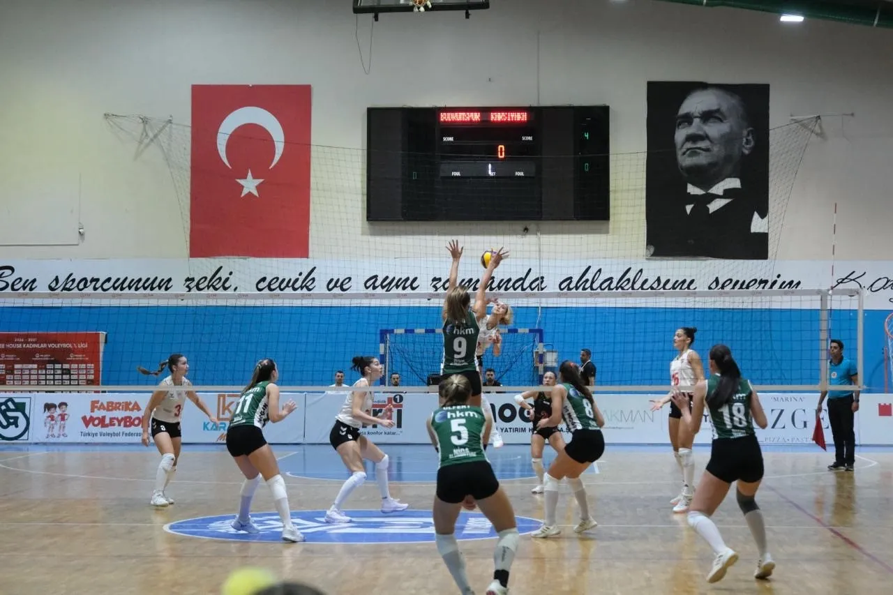 Bodrumspor voleybolda sezona sert bir başlangıç yaptı