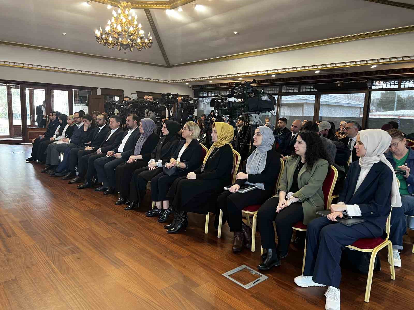 turkiye-yesilay-cemiyeti-genel-baskani-dinc-genclerimizin-yuzde-12si-kumar-bahis-ve-tutun-reklamlarini-pasif-olarak-izliyor