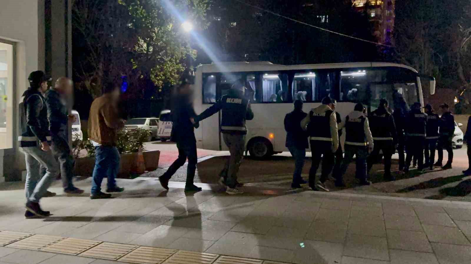 tokatta-ehliyet-sinavinda-yapay-zekali-joker-aday-operasyonu-14-tutuklama