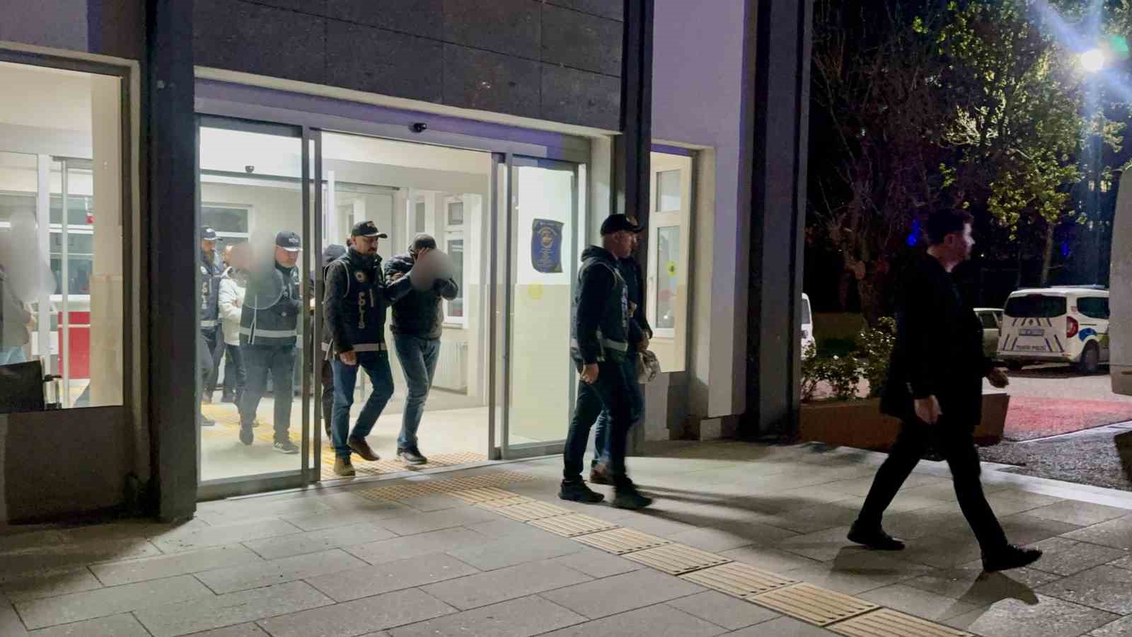 tokatta-ehliyet-sinavinda-yapay-zekali-joker-aday-operasyonu-14-tutuklama