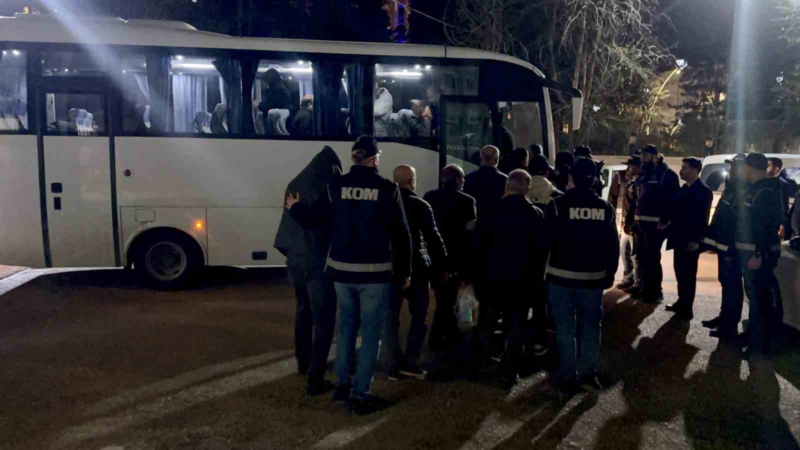 tokatta-ehliyet-sinavinda-yapay-zekali-joker-aday-operasyonu-14-tutuklama