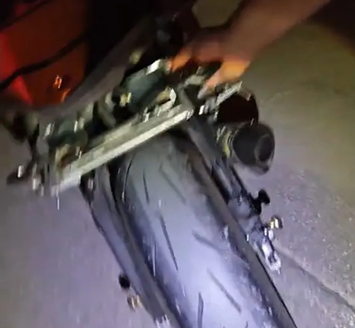 Manisa'da motosiklet sürücüsüne ağır fatura: Katlanır plaka ve abartı egzoz affedilmedi