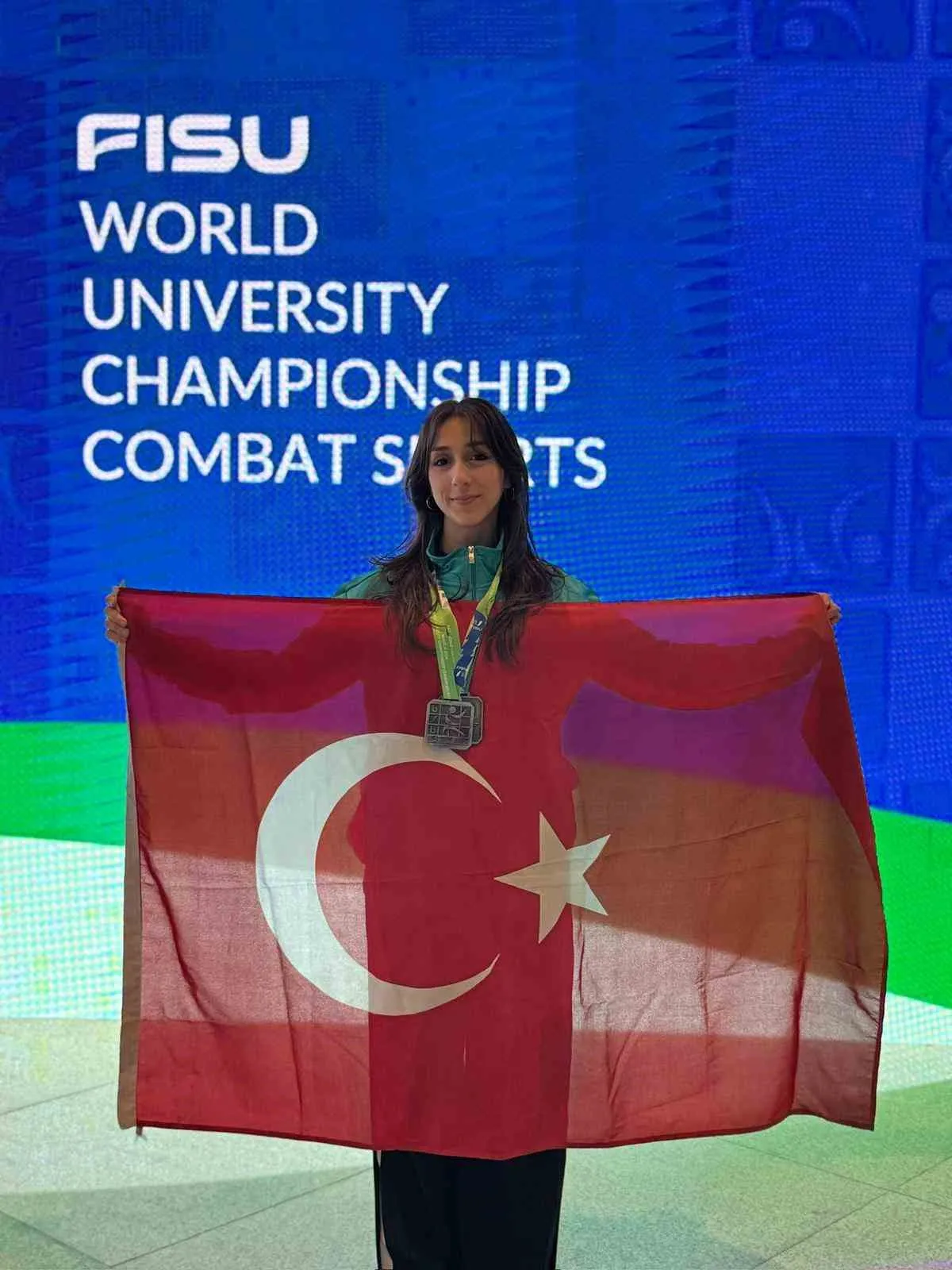 Brezilya’da Ege Üniversitesi imzalı çifte zafer: Liyne Nisa Akgül dünya kürsüsünde