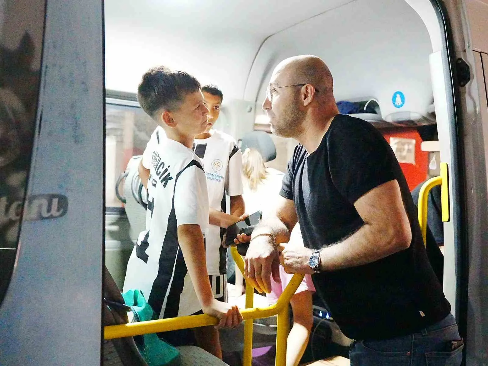 Minik kramponlara dev kulüpte unutulmaz gün: Başkan Zencirci’den şampiyonlara özel jest