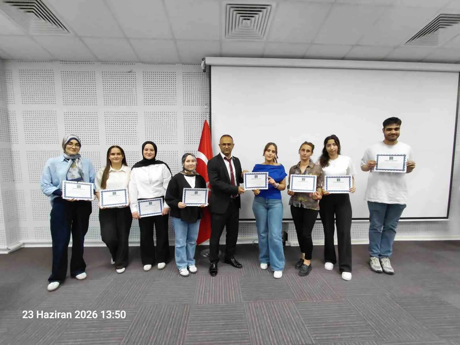 Üniversite hayali kuran görme engelli gençler için seferber oldular