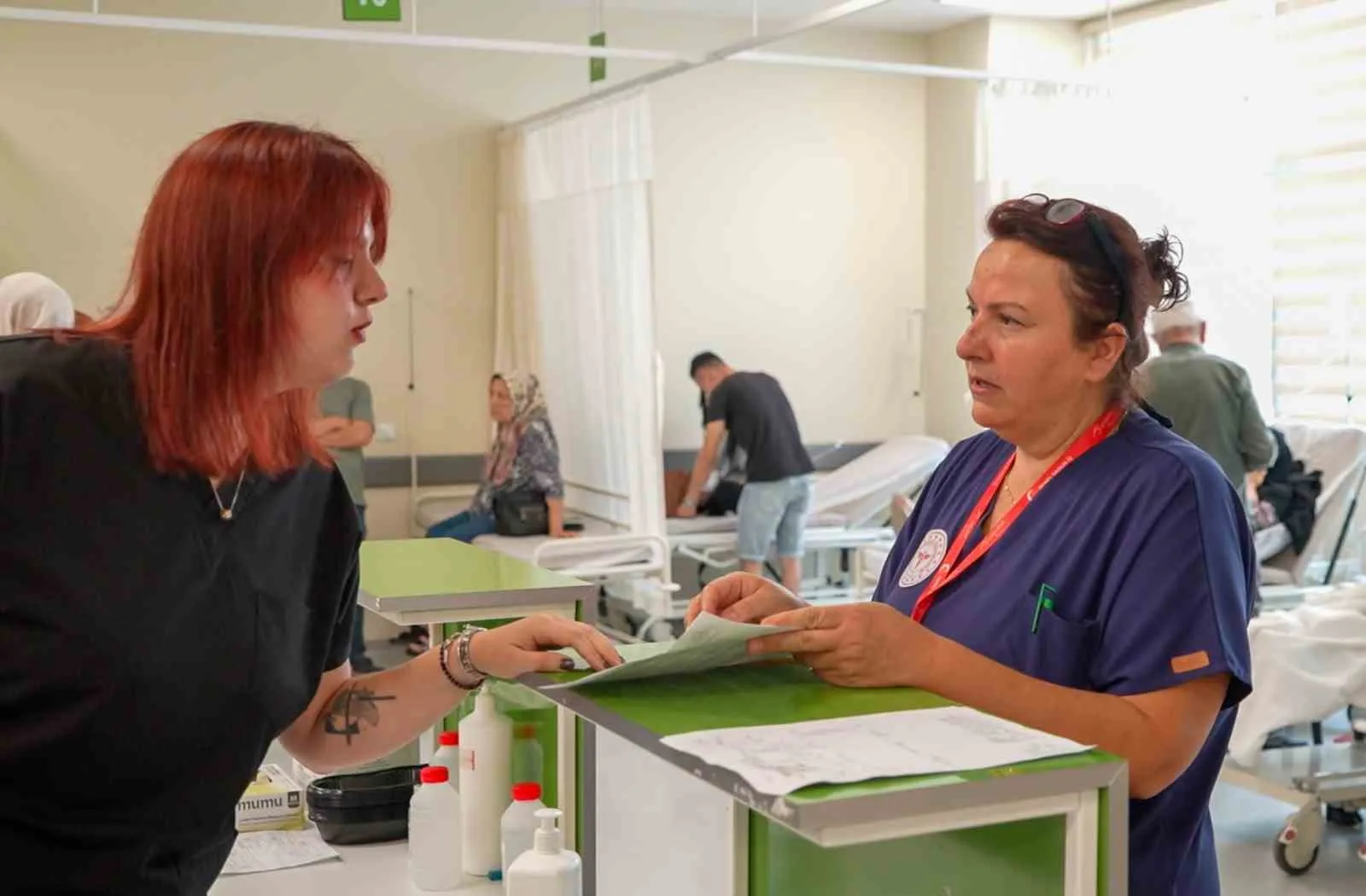 Acil serviste duygulandıran buluşma: Hemşire anne ve doktor kızı aynı nöbette