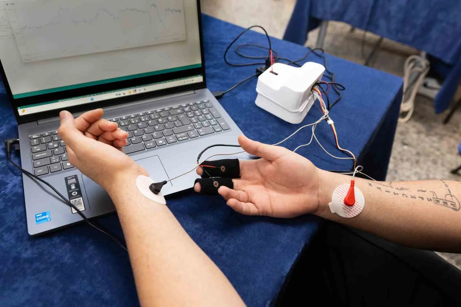 Bedenin gizli dili yapay zekayla çözülüyor: Duyguların haritası çıkarılıyor