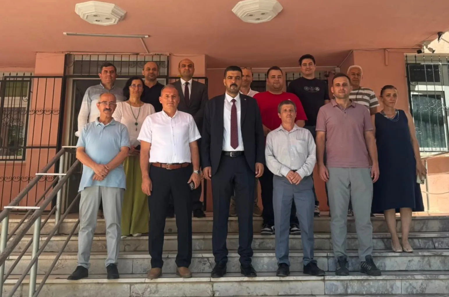 Yunusemre eğitiminde yeni dönem: Mehmet Emin Efe koltuğu devraldı