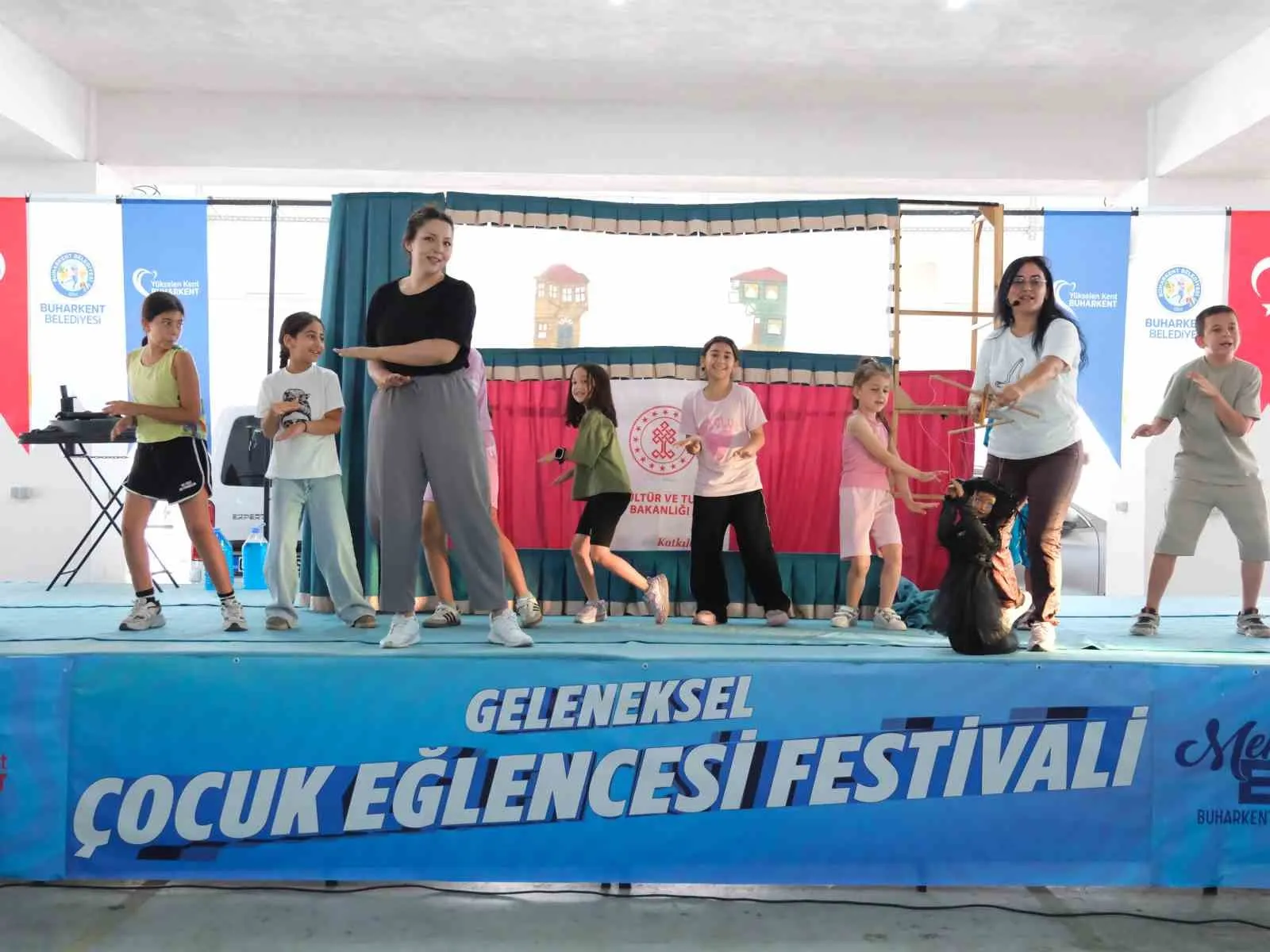 Buharkent’te karne coşkusu: Minikler festivalle moral depoladı