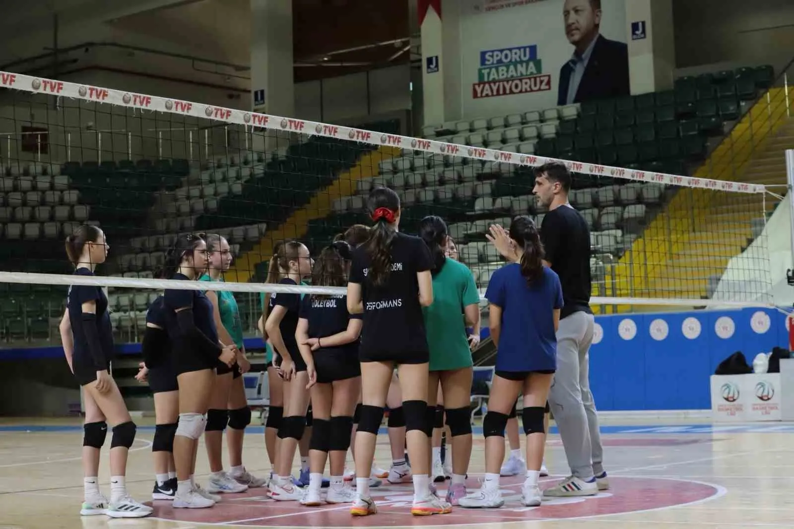 Muğla’nın voleybol geleceği Menteşe’de şekilleniyor: İl karması için ter döktüler