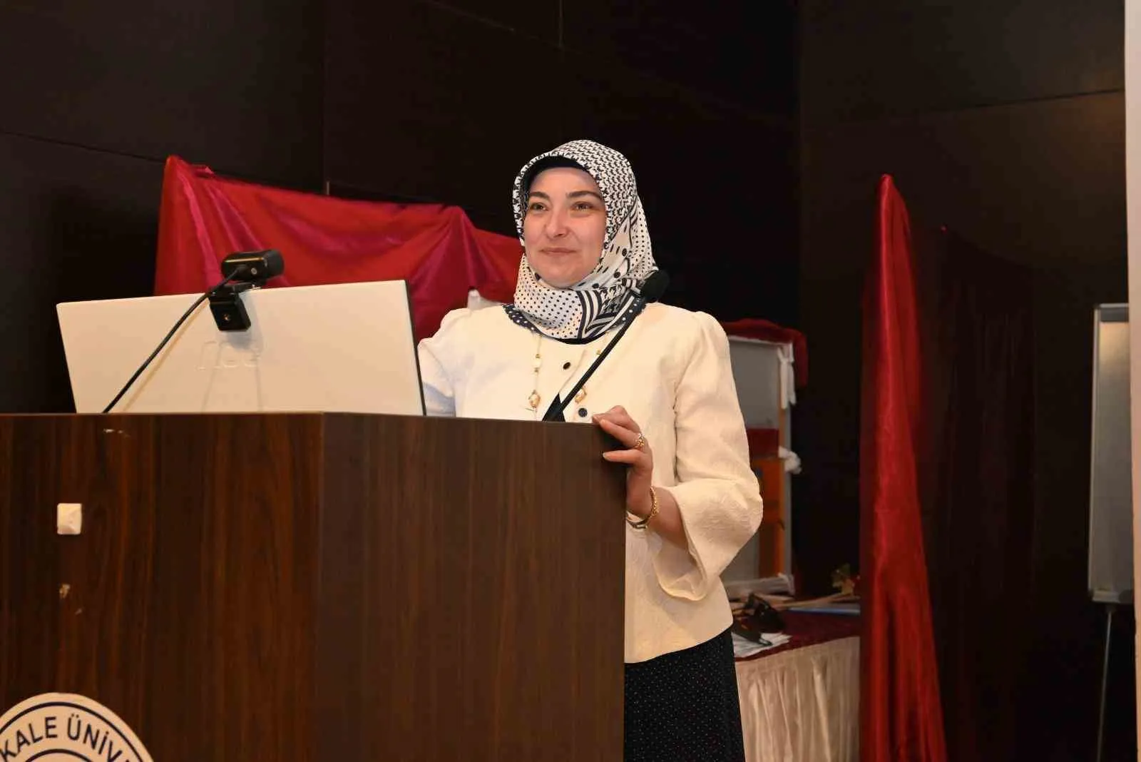 Önyargıları yıkan sahne: Şizofreni hastaları yetenekleriyle büyüledi