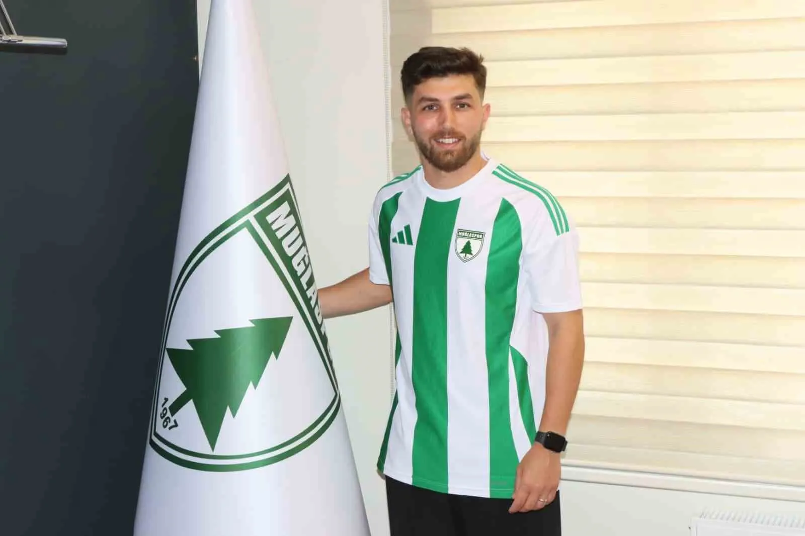 Muğlaspor orta sahaya tecrübe takviyesi yaptı: Selim Dilli imzayı attı
