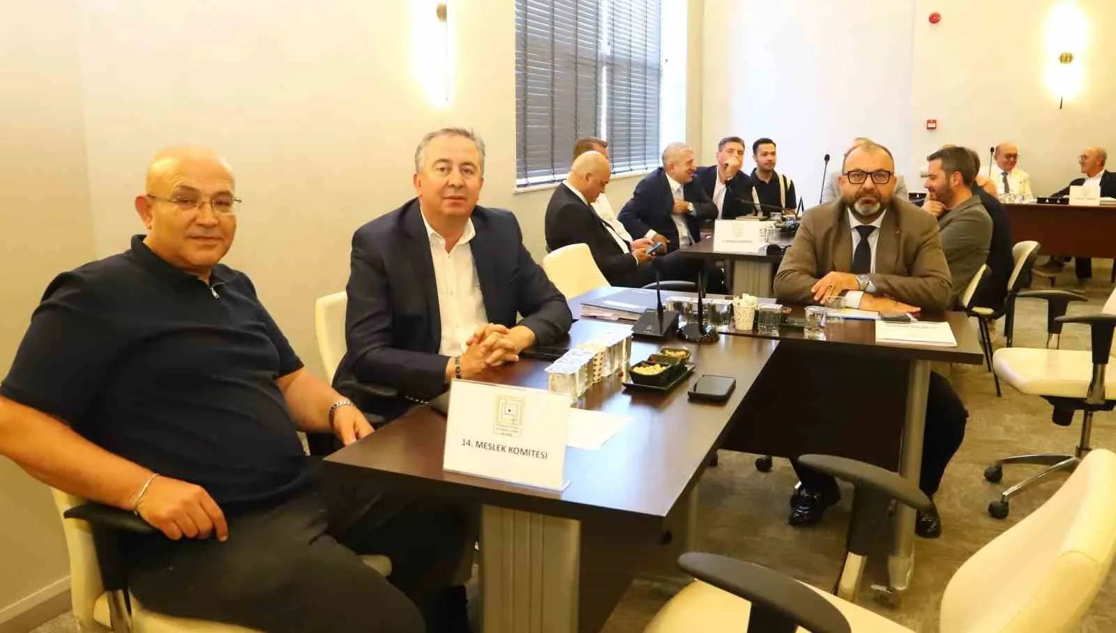 KUTSO meclisinde ekonomi rotası: Mayıs ayı karnesi masaya yatırıldı