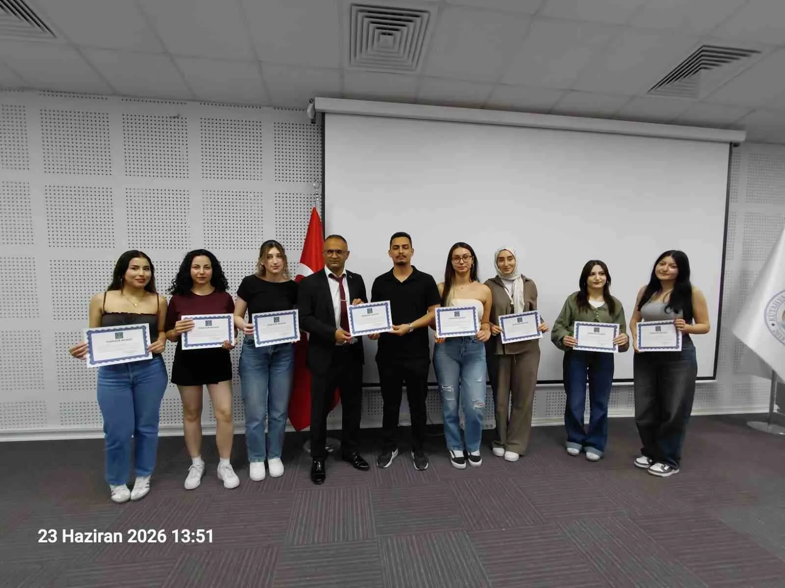 Üniversite hayali kuran görme engelli gençler için seferber oldular