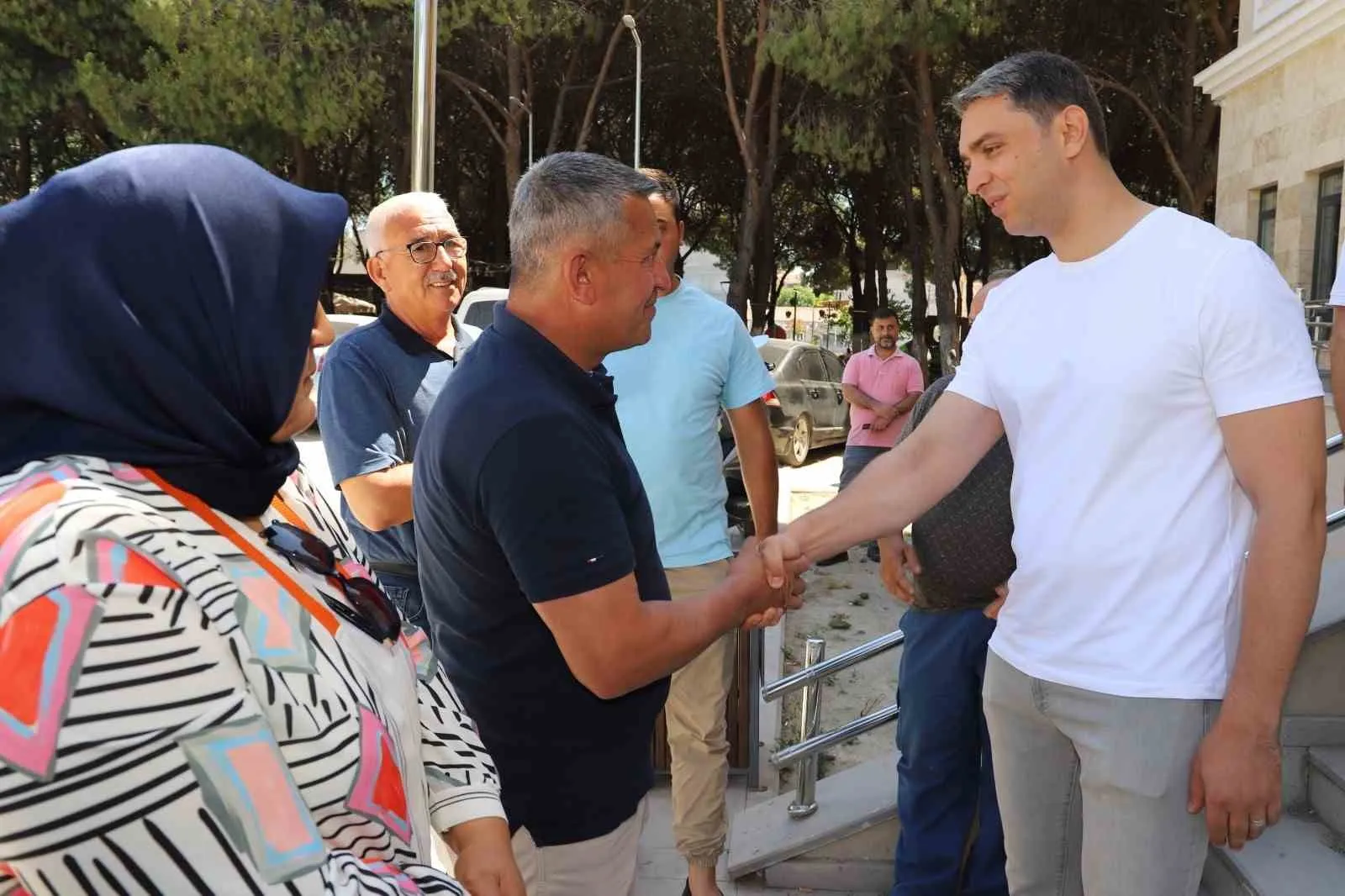 Saruhanlı’da hüzünlü veda: Kaymakam Murat Acar yeni görevine uğurlandı