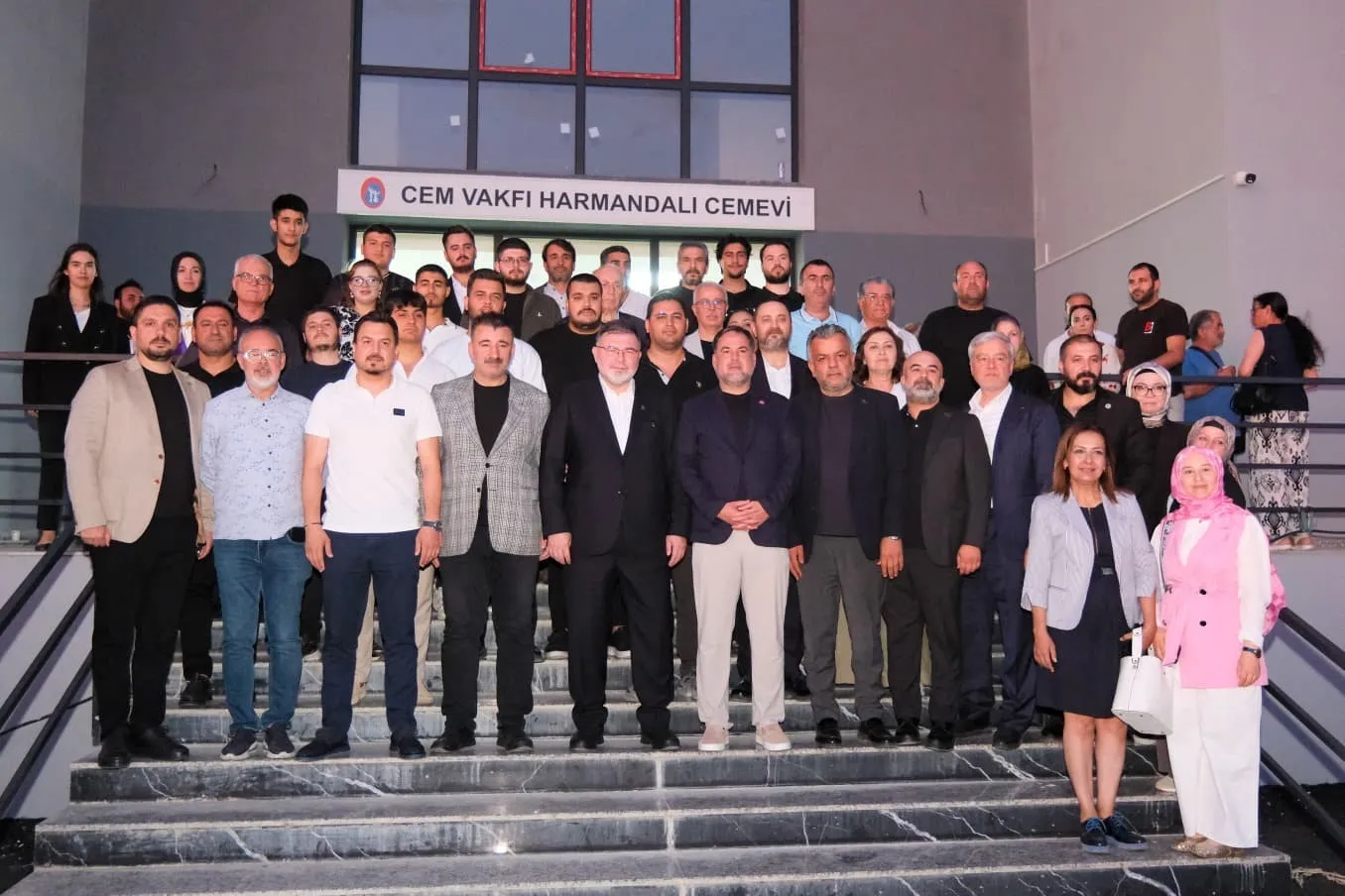 İzmir’de Kerbela hüznü ve kardeşlik sofrası: "Alevi kardeşim benim canımdır"