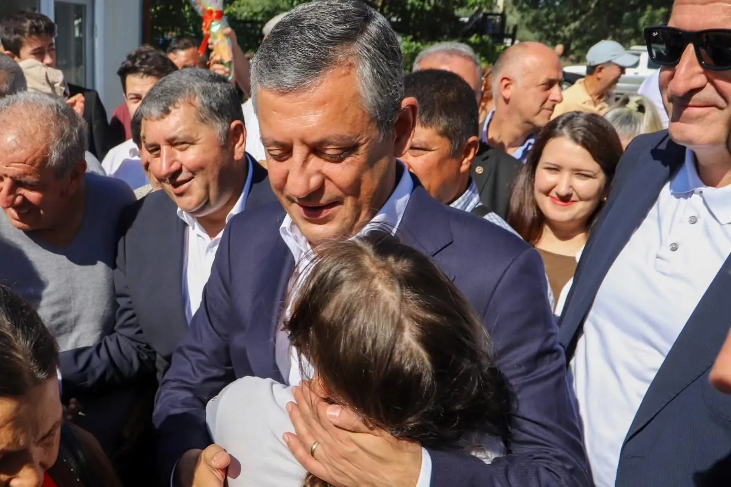 Özgür Özel'den Bayındır'da sert tepki: Sandık iradesine müdahaleye izin vermeyeceğiz