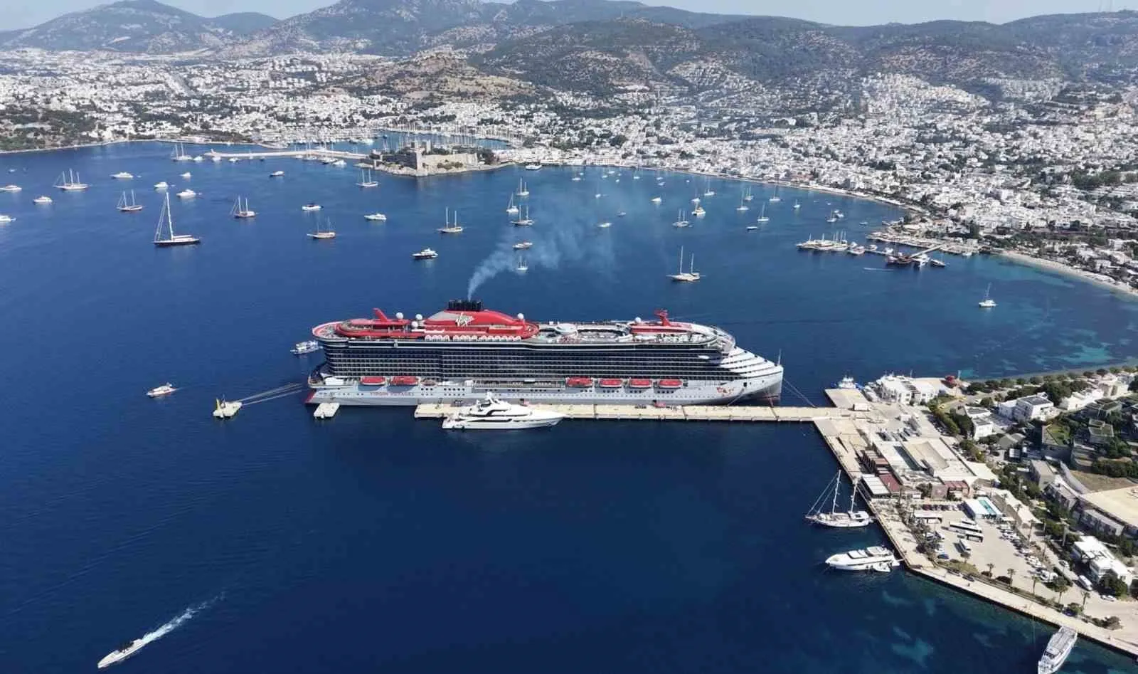 Kuşadası’nda tartışmalı kruvaziyer seferine valilik engeli