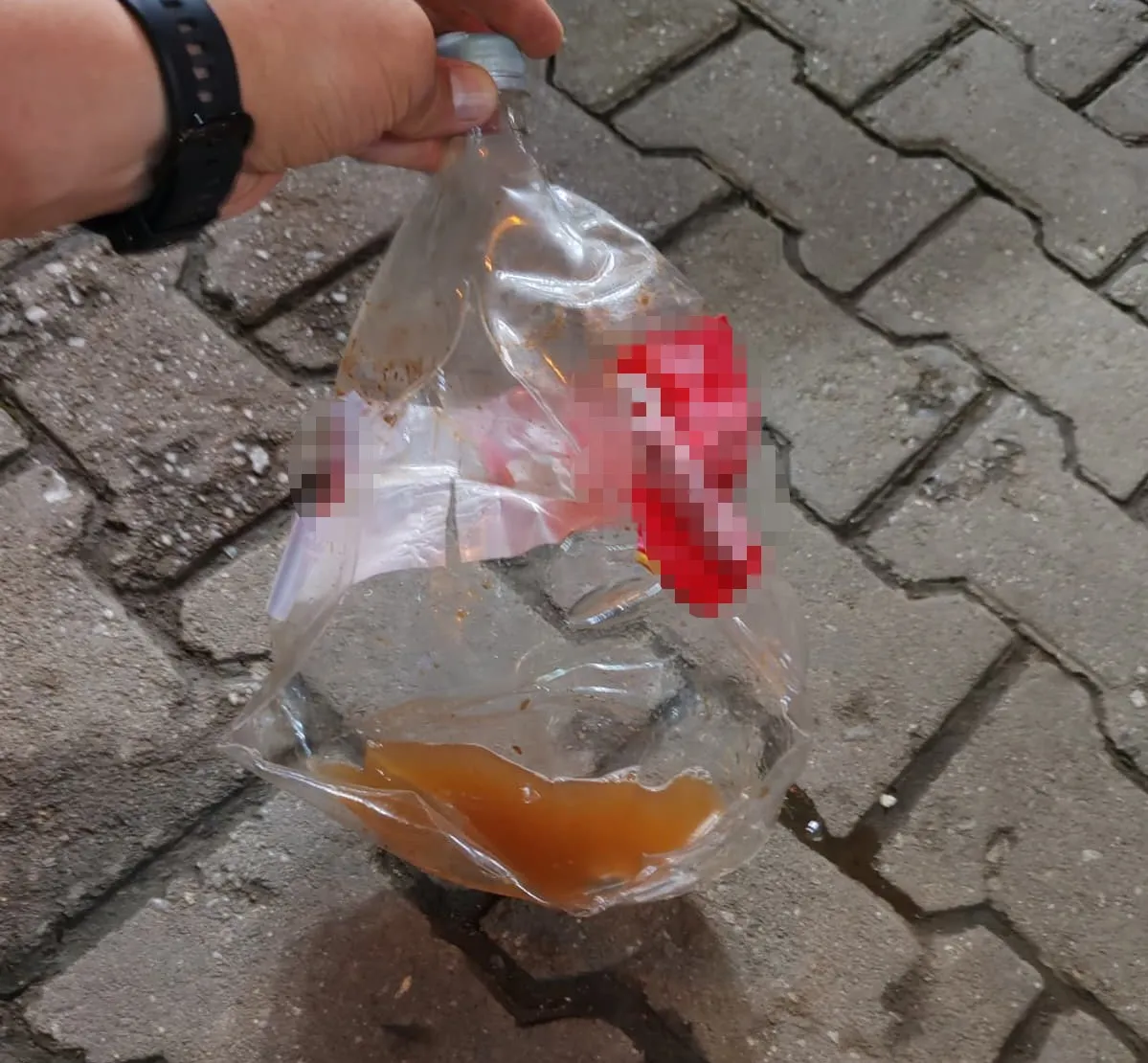 Manisa'da market önünde korkutan patlama: Silah sanıldı ama sirke şişesi çıktı