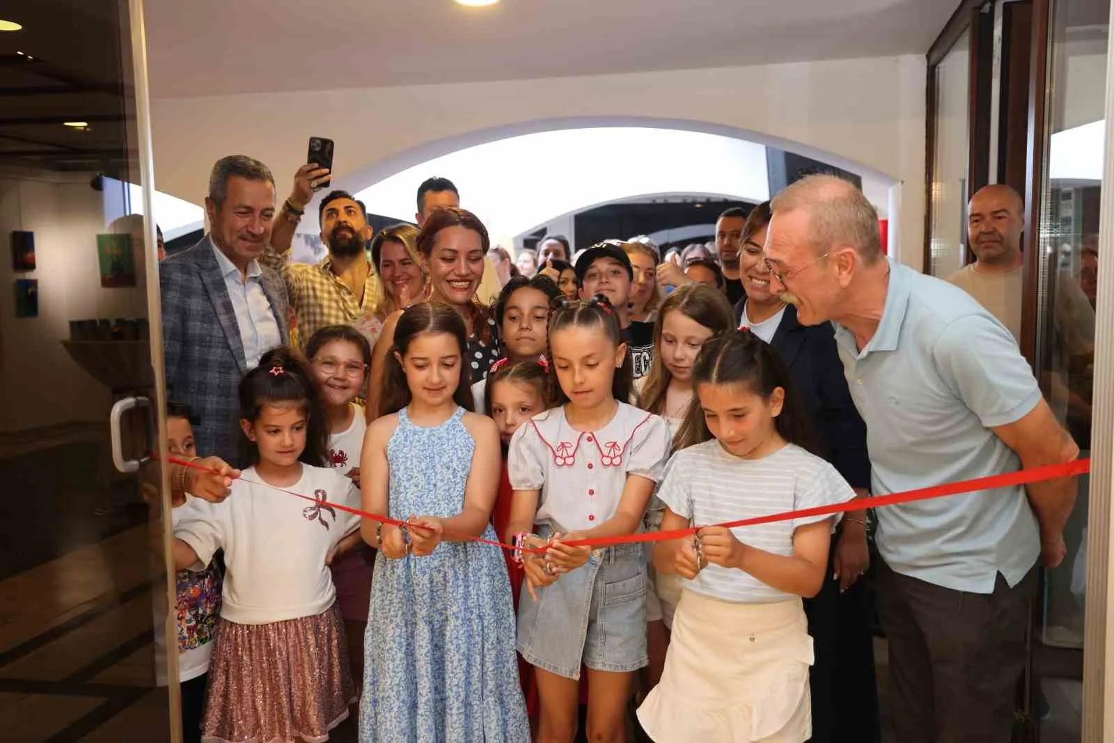 Marmaris'te sanat dolu bir yıl geride kaldı: Kursiyerlerin büyük başarısı
