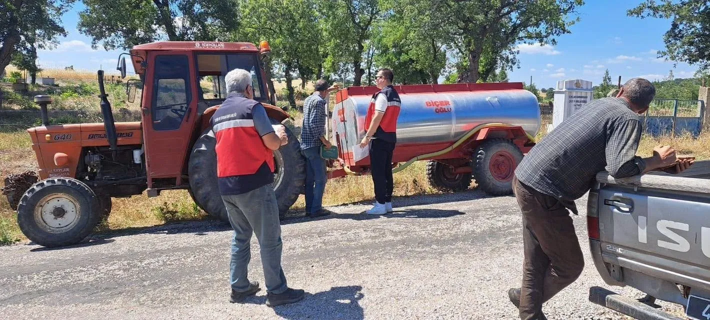 Gediz ovasında hasat mesaisi: Biçerdöverler denetimden geçti
