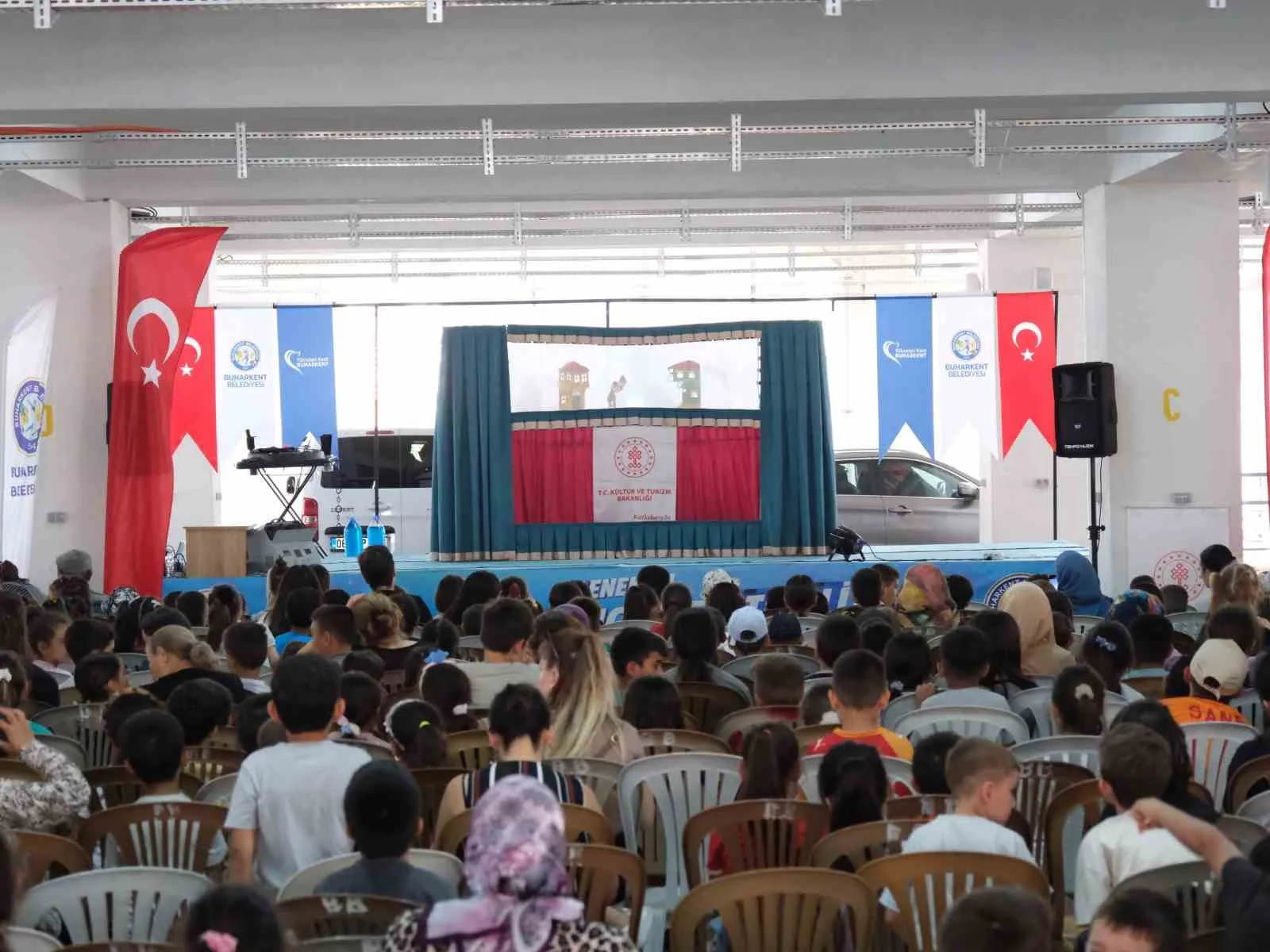 Buharkent’te karne coşkusu: Minikler festivalle moral depoladı