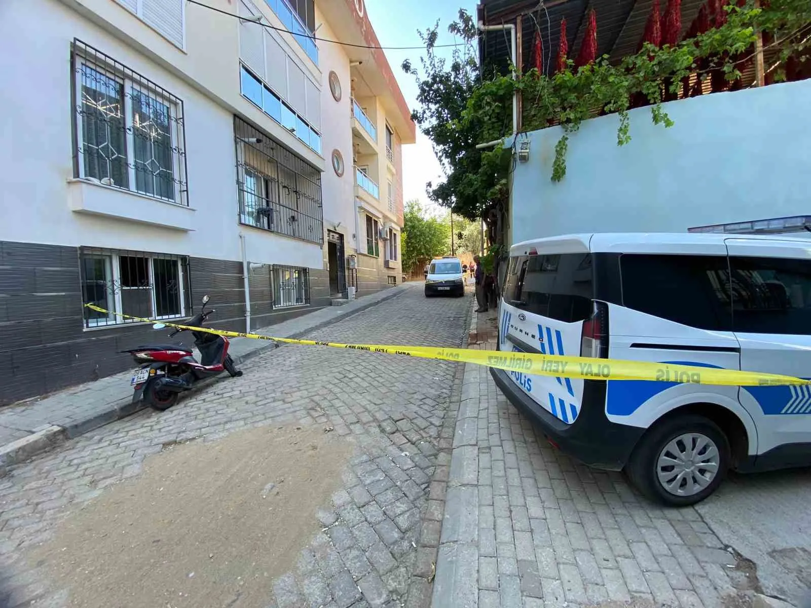 Nazilli'de yürekleri ağza getiren olay: Eşinden ayrılma aşamasındaki genç adam yaşamına son vermek istedi