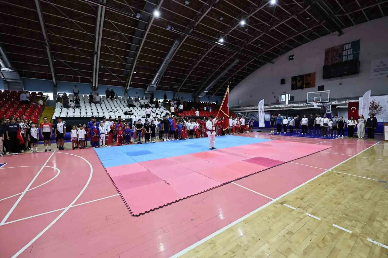 Manisa’da yazın adresi spor salonları oldu: 36 branşta kapılar açıldı