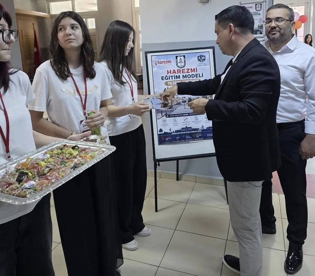 Simav'da geleceğin sürücüleri trafik güvenliği için kolları sıvadı