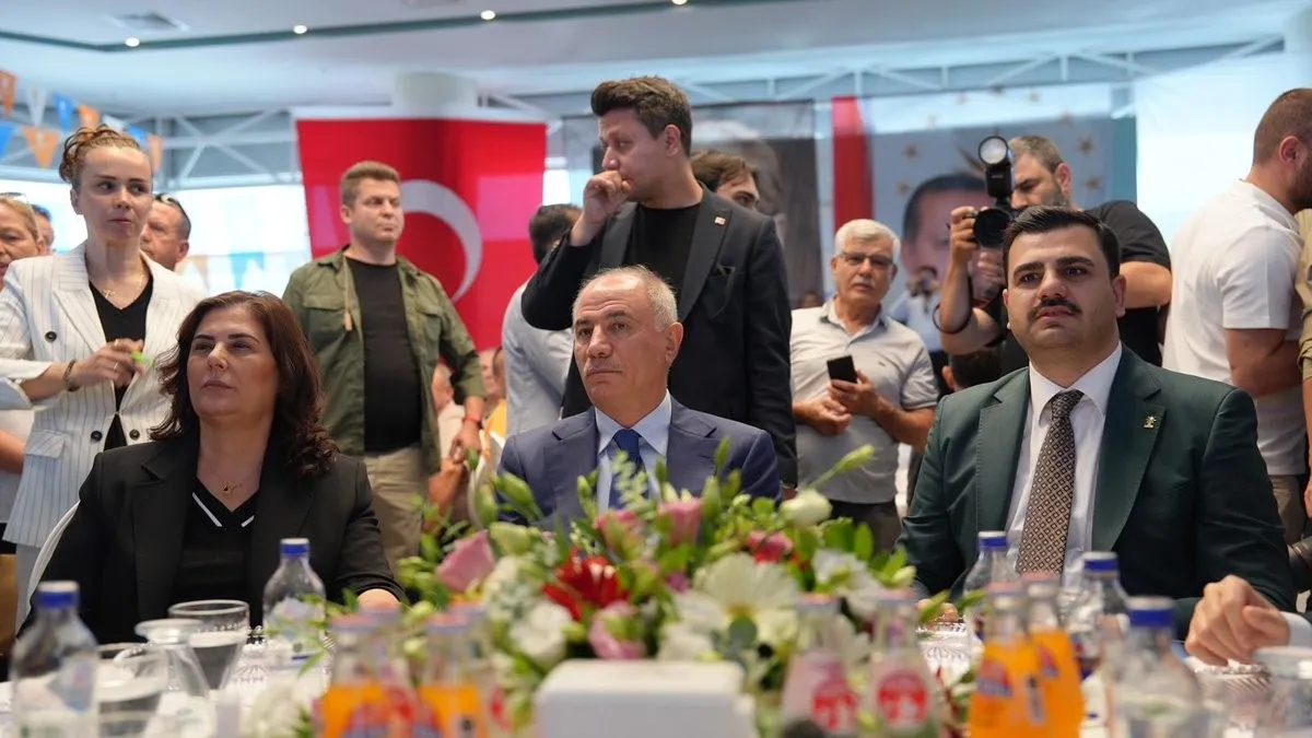 Aydın'da dev katılım: Bin 10 isim AK Parti saflarına katıldı