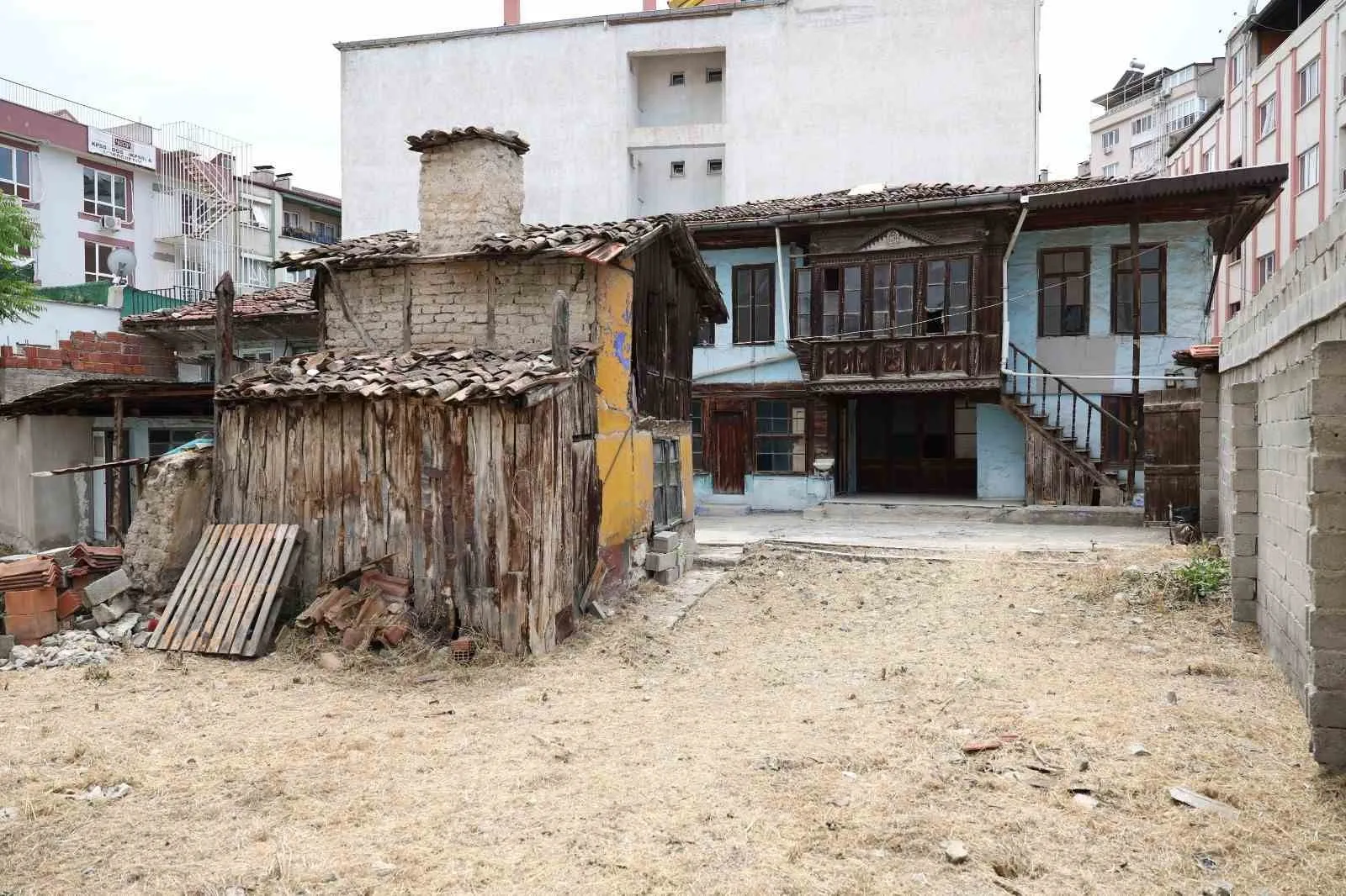 Denizli’nin asırlık tanığı yeniden ayağa kalkıyor: Şerbetçioğlu Konağı’nda restorasyon dönemi
