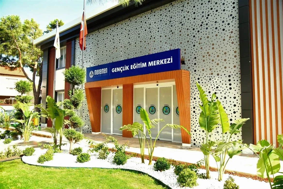 Menemen'de egitim seferberligi: Gençlerin basari yolculuguna tam destek