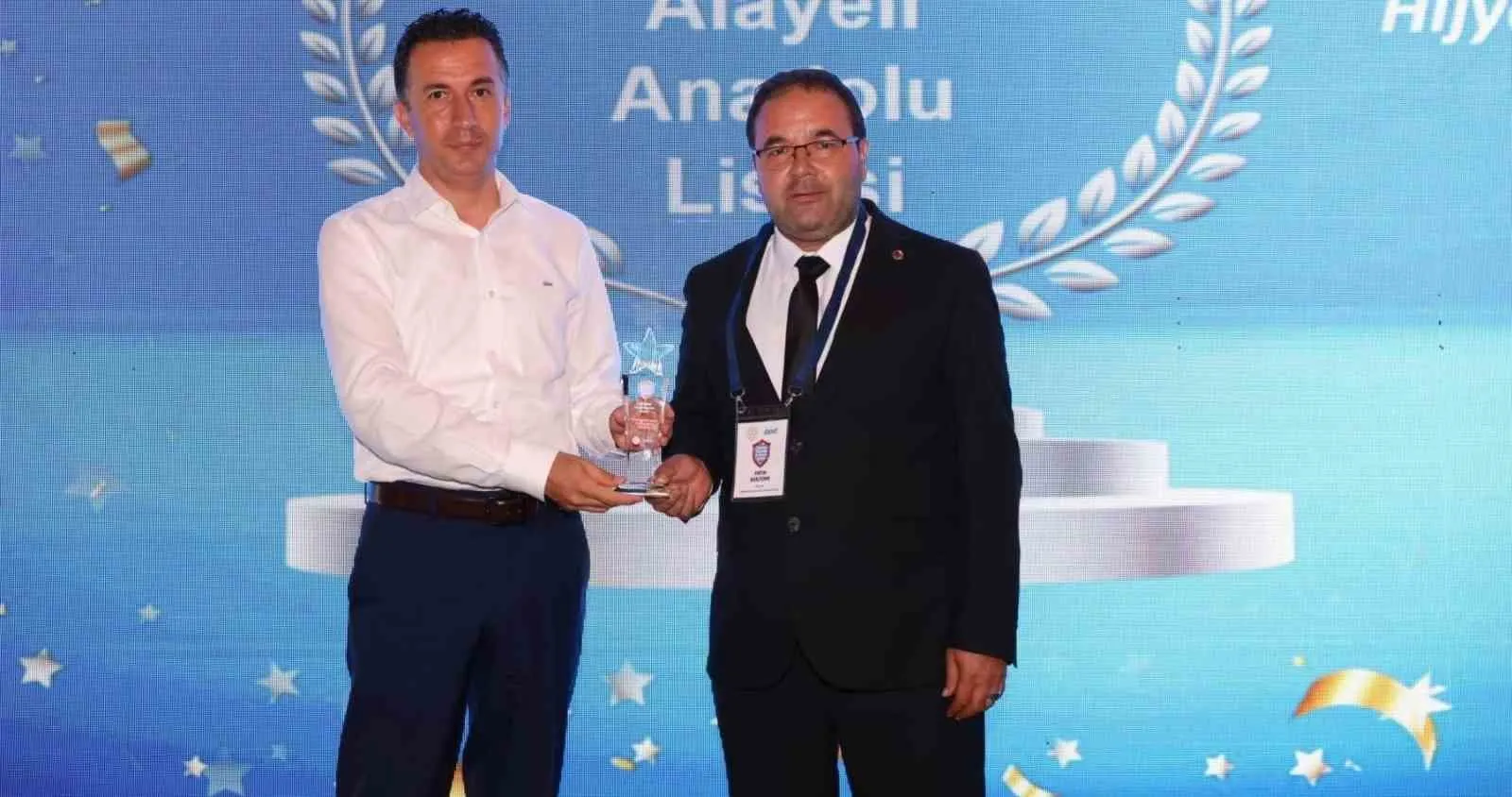 Gedizli gençlerden çevre ve hijyen seferberliği: Türkiye ikinciliği ilçeye gurur yaşattı