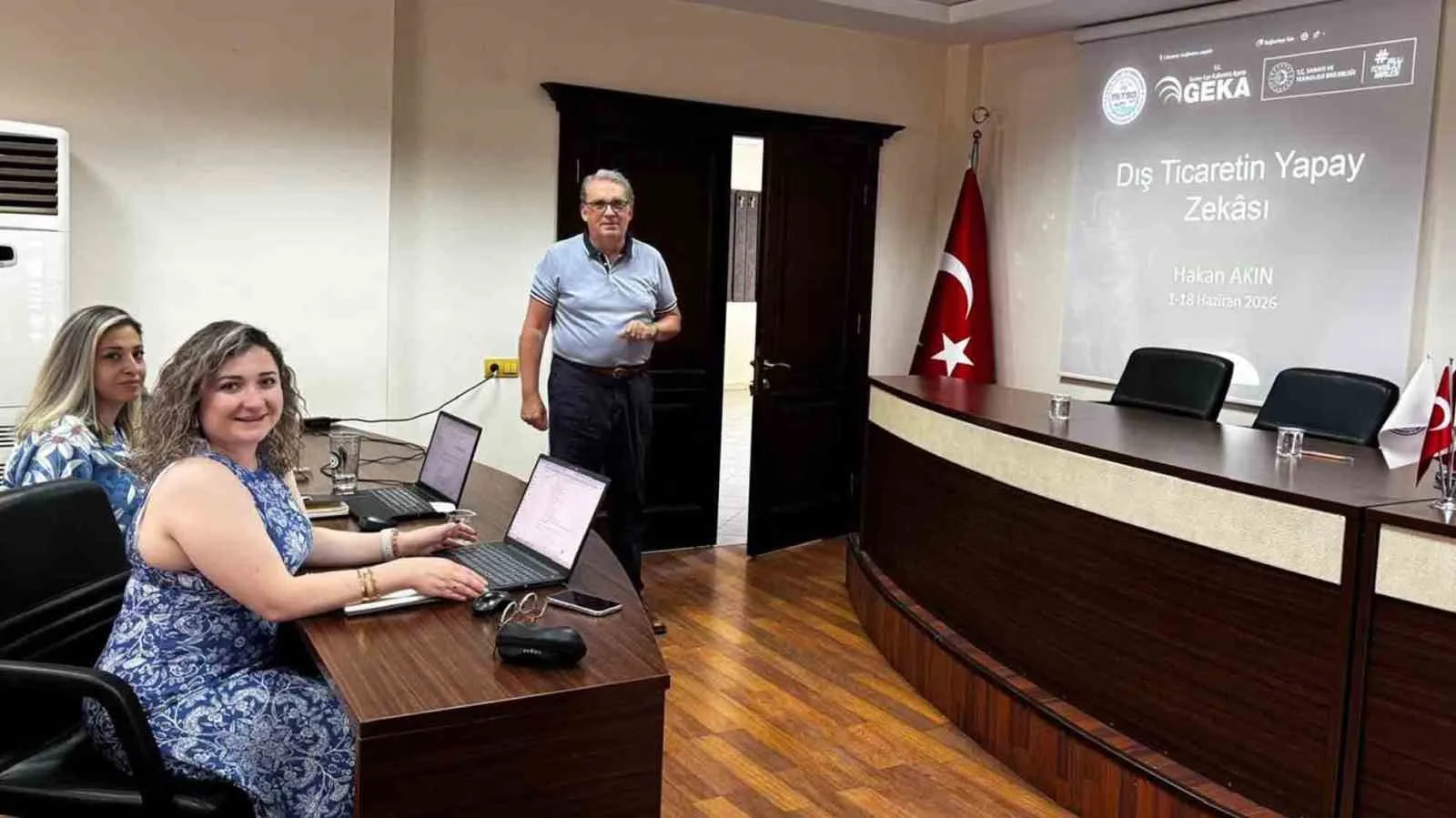Milaslı ihracatçılar dijital çağa yapay zeka ile hazırlanıyor