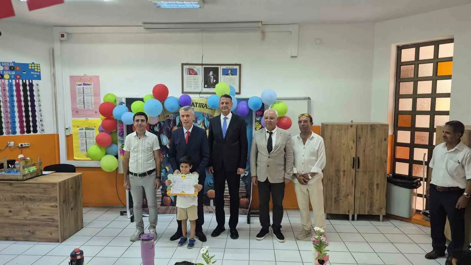 Bodrum'da karne günü coşkusu: 32 bin öğrenci tatile merhaba dedi