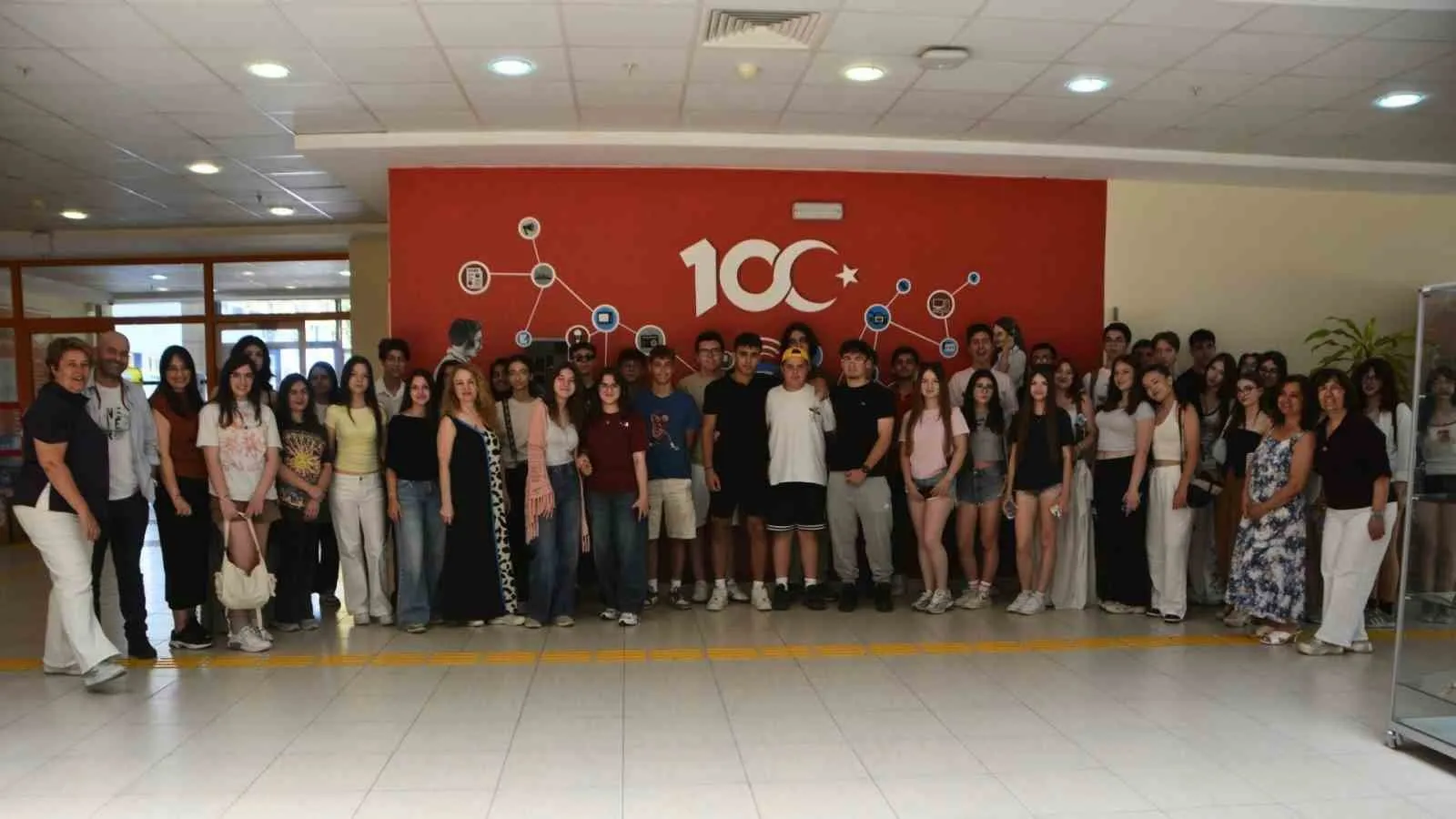 Gençler dijital dünyanın rotasını çizecek: Ege Üniversitesi’nden geleceğin içerik üreticilerine özel eğitim