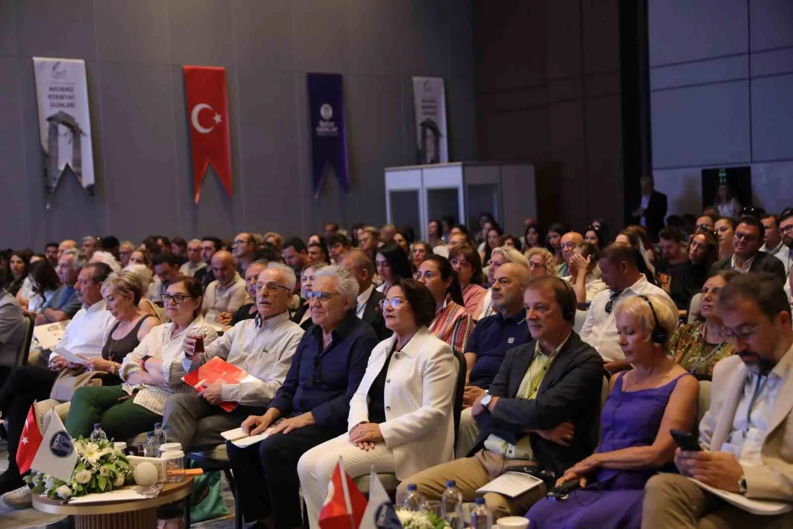 Didim’de fikirlerin ışığı yandı: Akdeniz’in entelektüel buluşması sona erdi