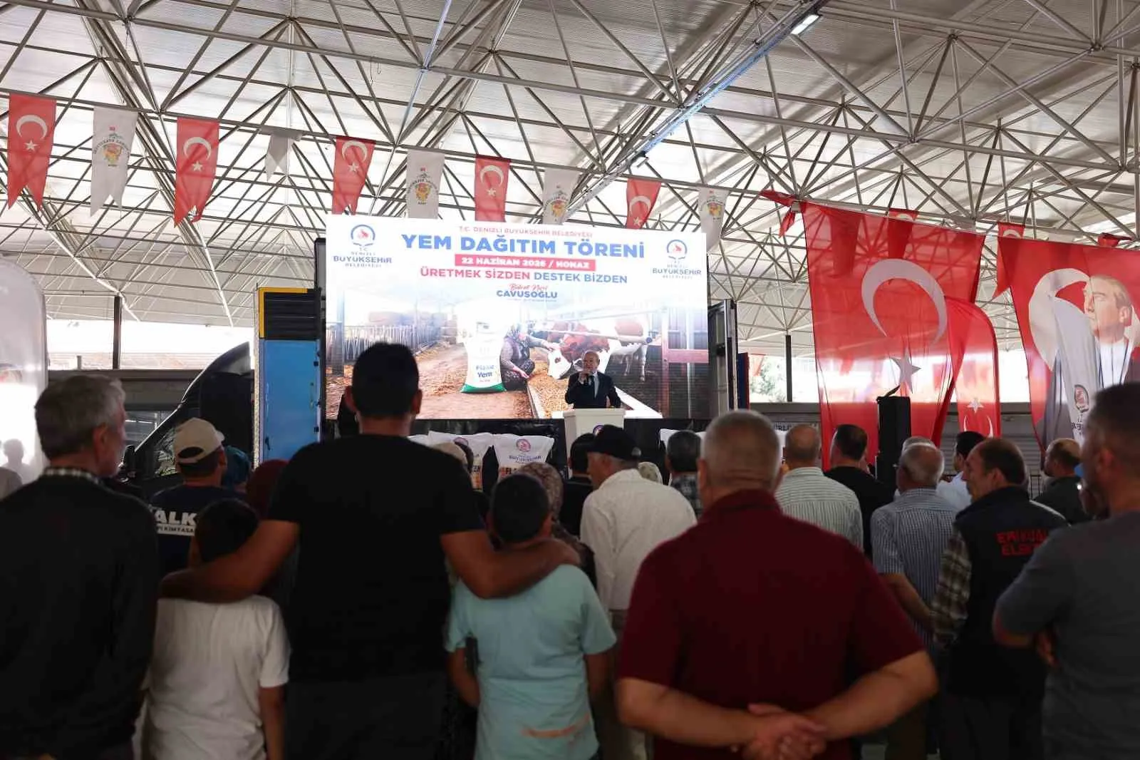 Denizli’de üreticinin yüzünü güldüren adım: Binlerce çiftçiye dev yem desteği