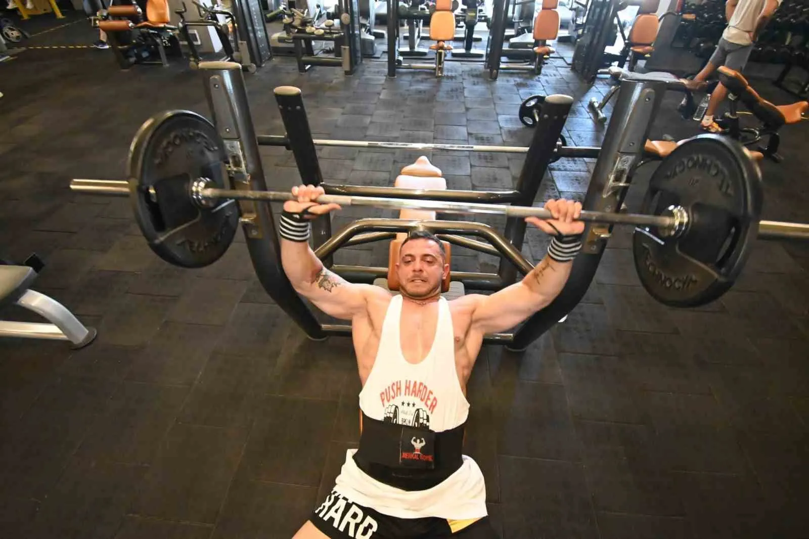 92 kilodan podyuma zorlu yolculuk: Manisalı sporcunun dev şampiyonluk hayali