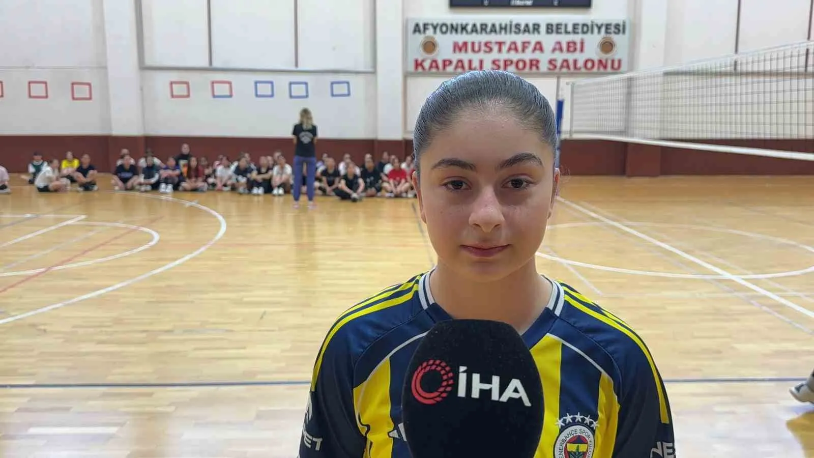 Afyonkarahisar'da voleybol heyecanı: Geleceğin sultanları ve efeleri sahneye çıktı