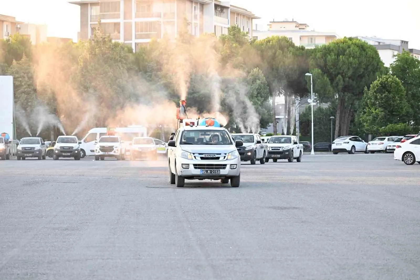Manisa'da sineklere geçit yok: Ekipler sahada mesaiyi ikiye katladı