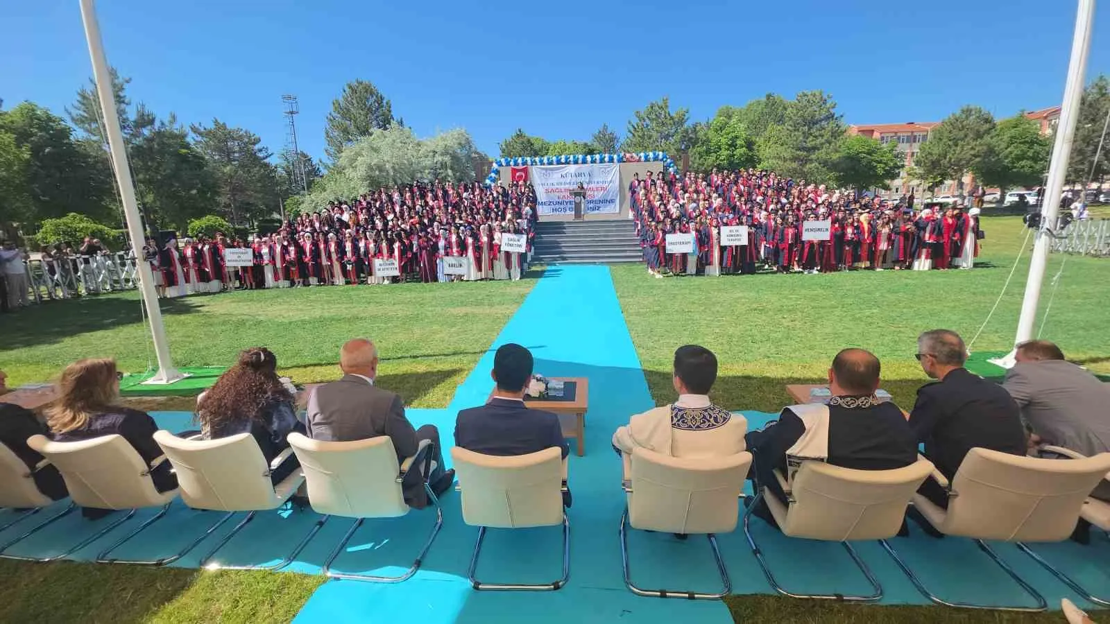 Sağlık ordusuna taze kan: KSBÜ’den 541 genç profesyonel mezun oldu